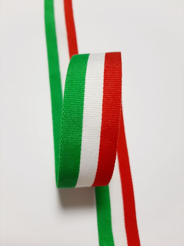 тасьма репс 20мм в смужку зелено-біло-червона 25а